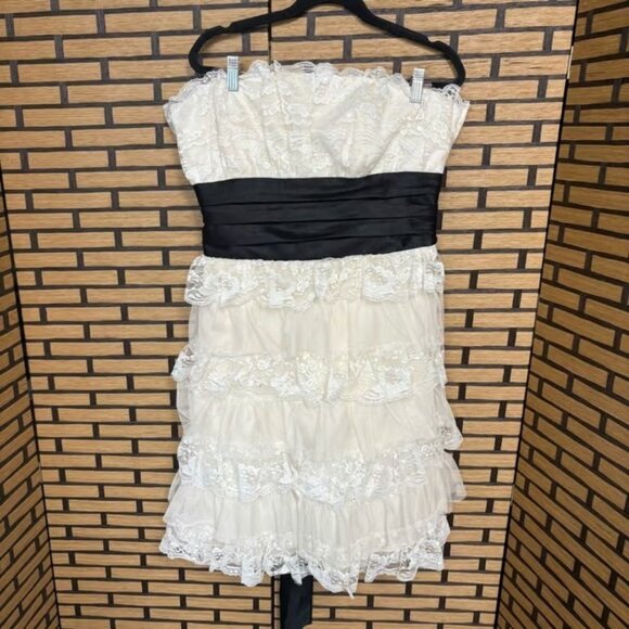 Masquerade White And Black Lace Strapless Dress Size 16/17 - Picture 1 of 7
